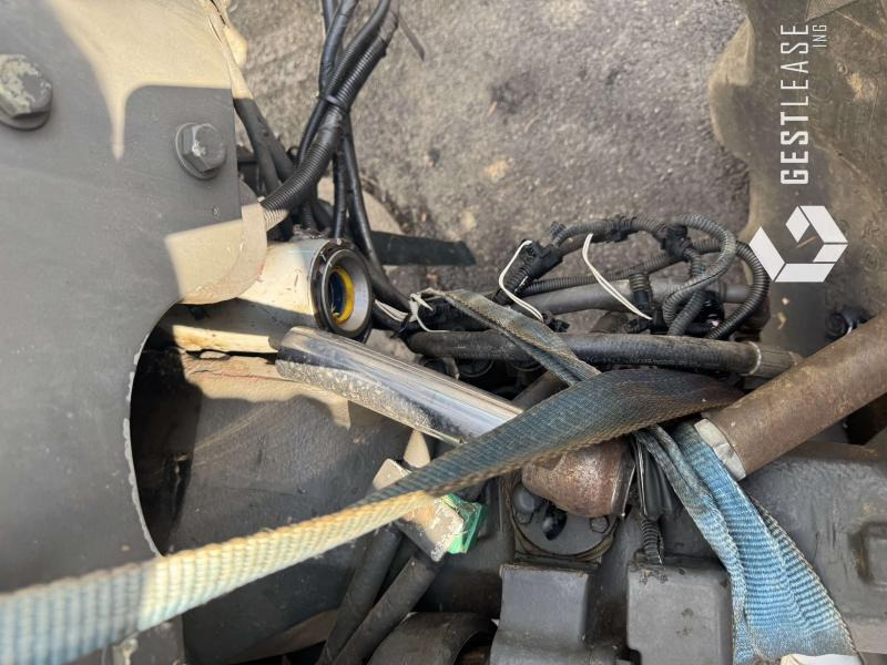 Farm tractor Claas AXION 820