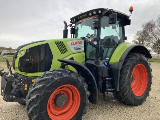 Farm tractor Claas AXION 820 CEBIS