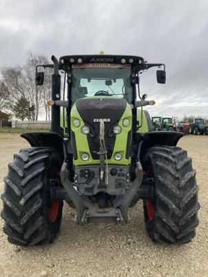 Farm tractor Claas AXION 820 CEBIS