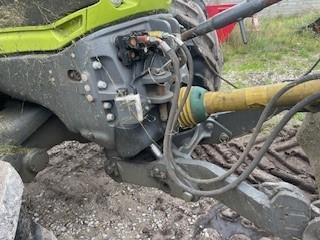 Farm tractor Claas AXION 870 CMATIC