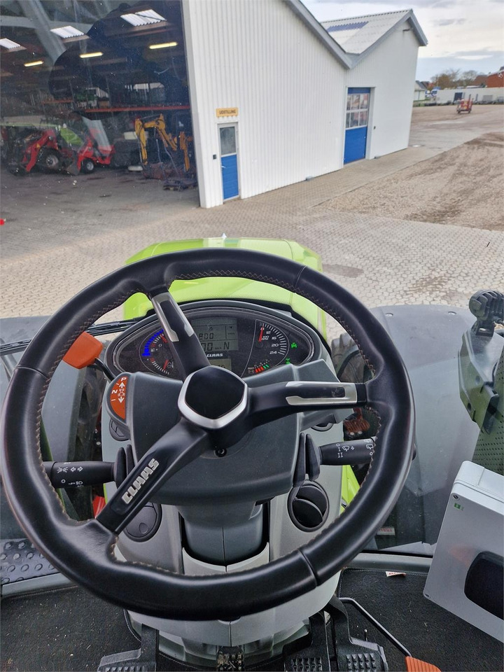 Farm tractor Claas AXION 960 TT