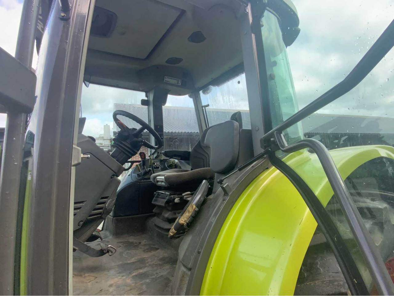 Farm tractor Claas Ares 557 ATZ