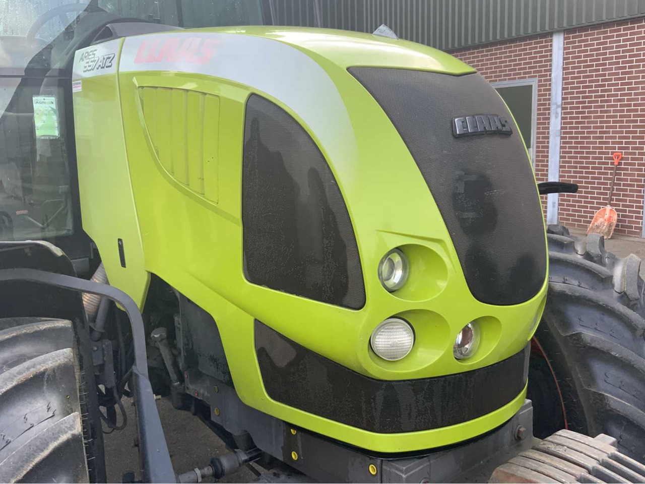 Farm tractor Claas Ares 557 ATZ
