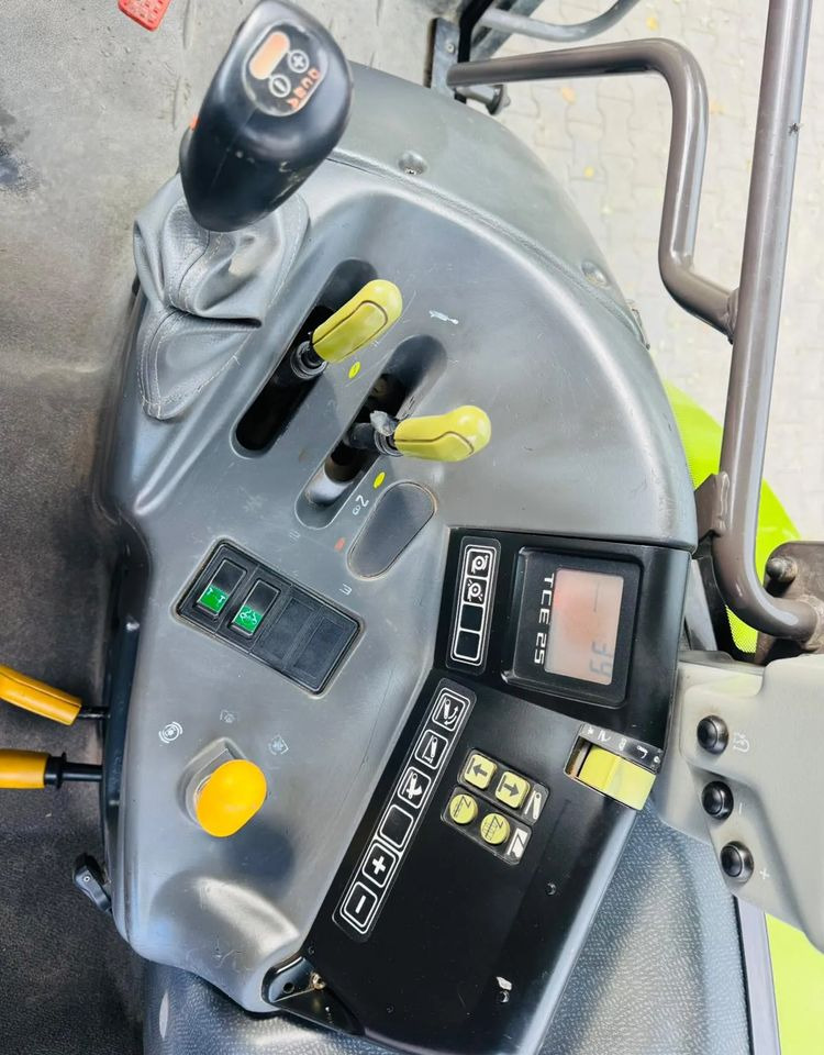 Farm tractor Claas Ares 657 ATZ