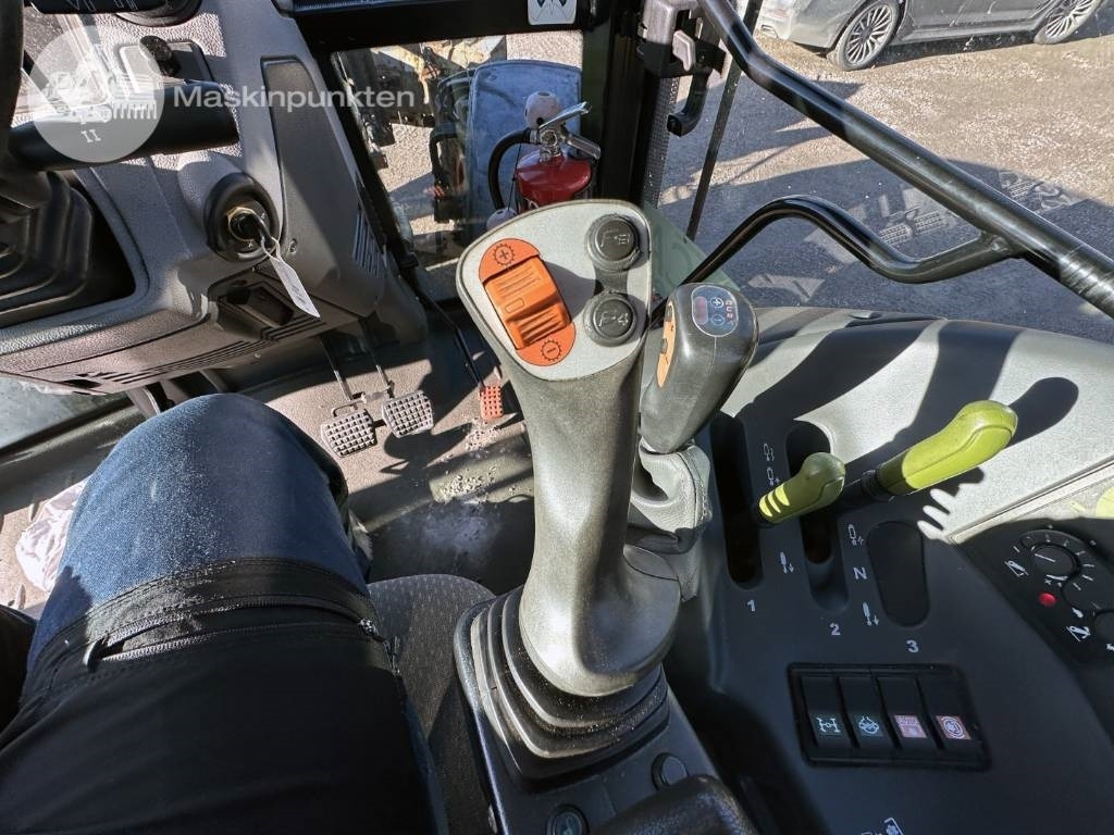 Farm tractor Claas Arion 410