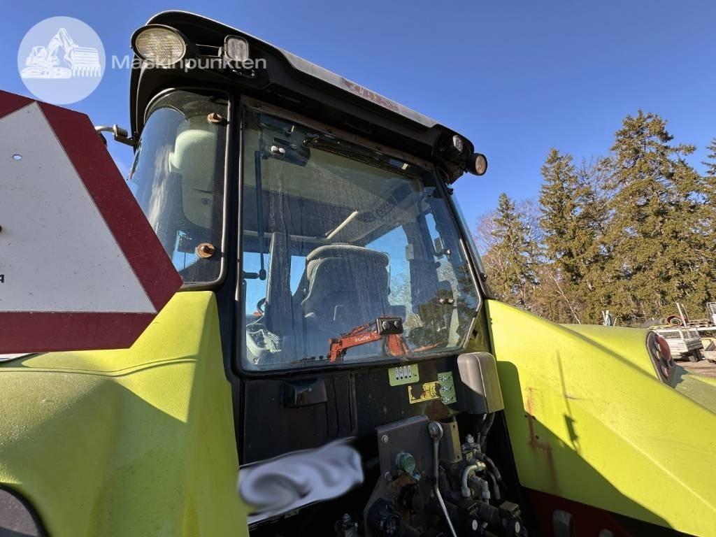 Farm tractor Claas Arion 410