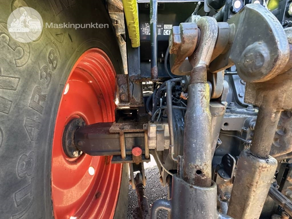 Farm tractor Claas Arion 410