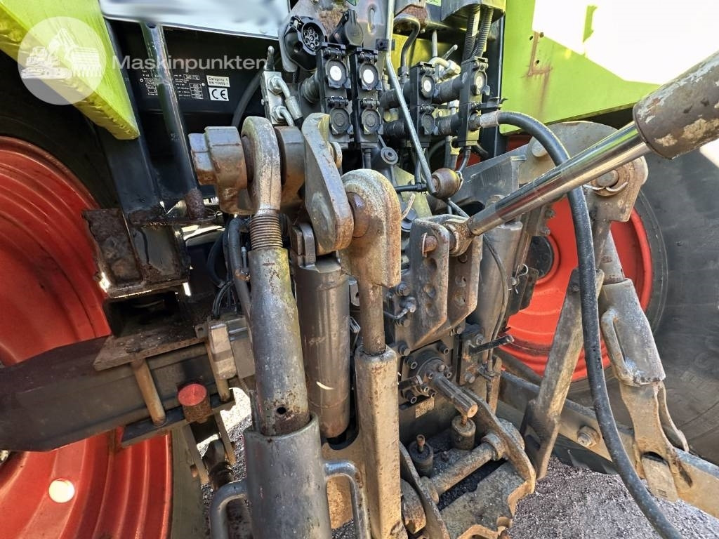Farm tractor Claas Arion 410
