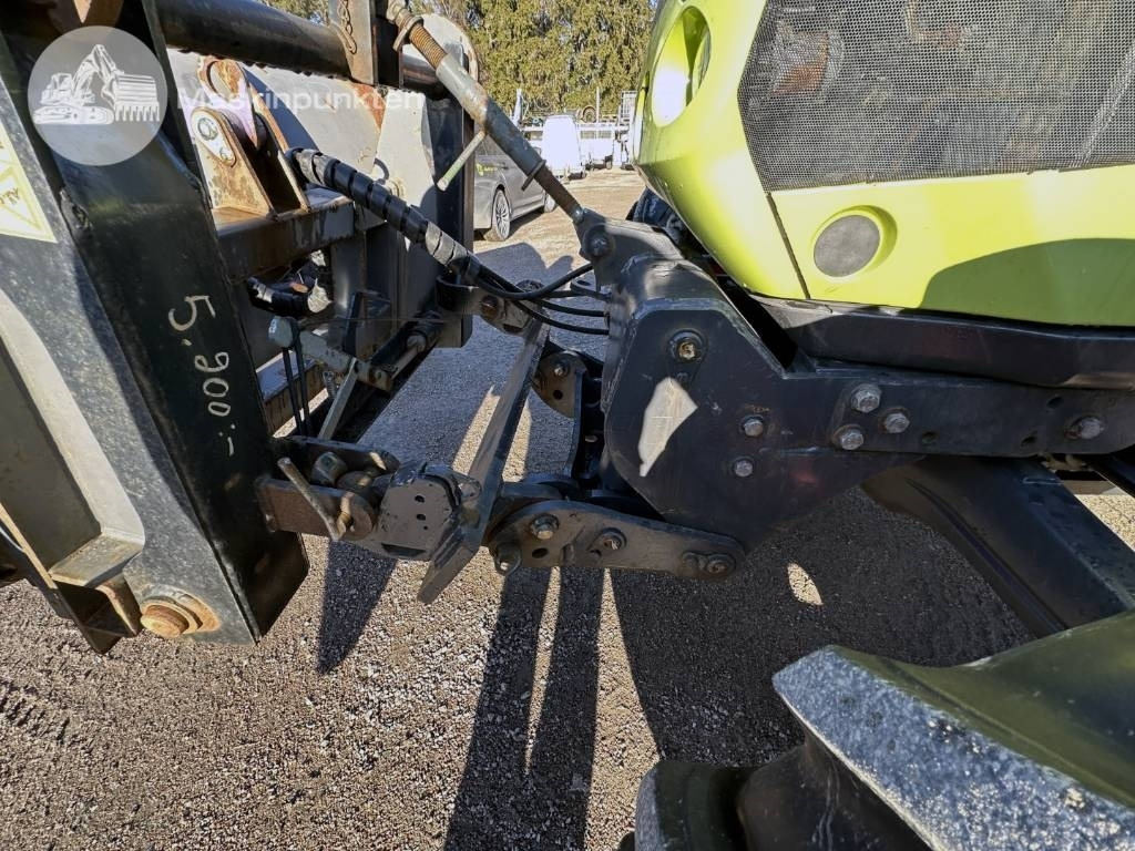 Farm tractor Claas Arion 410