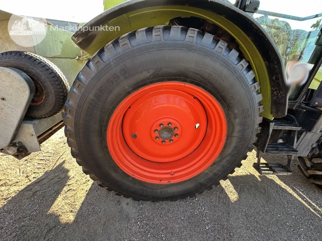 Farm tractor Claas Arion 410