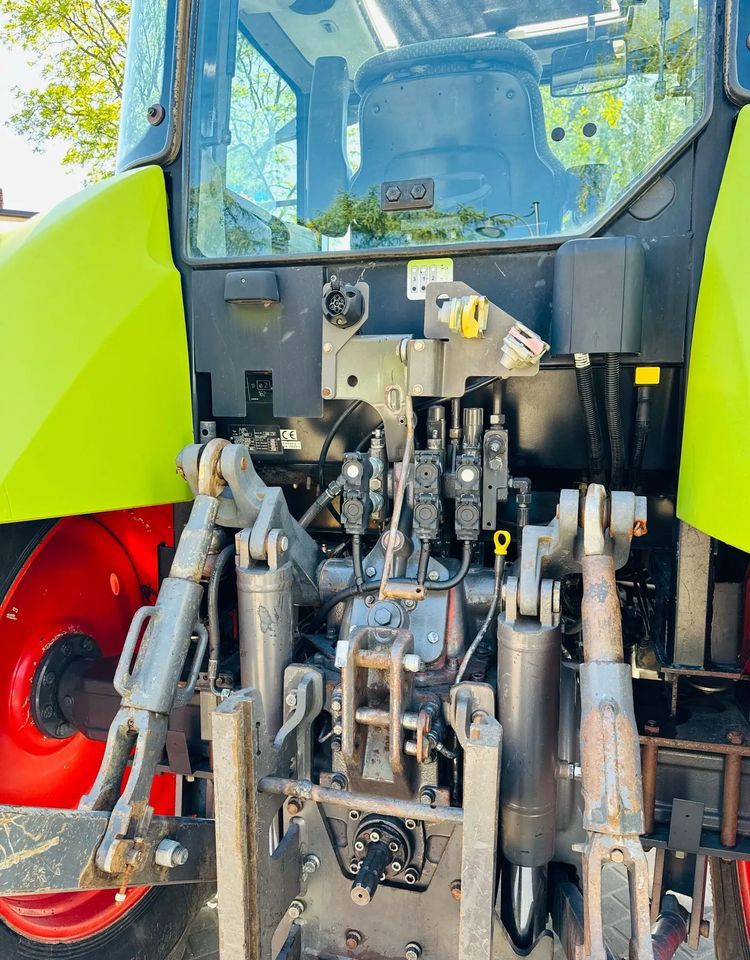 Farm tractor Claas Arion 410