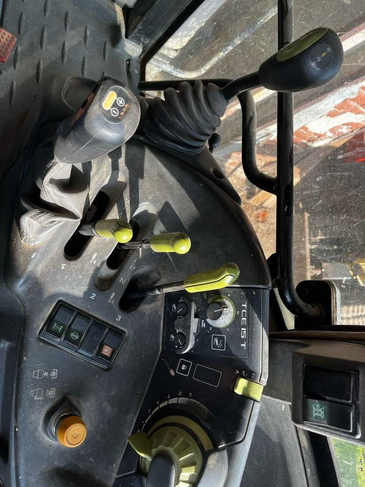 Farm tractor Claas Arion 420