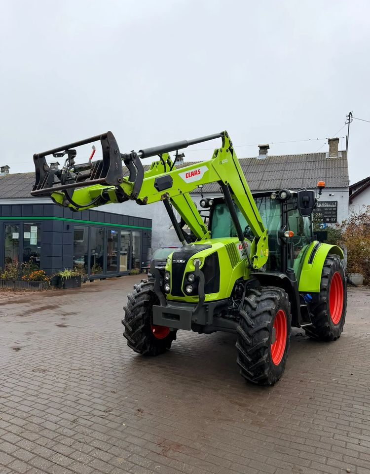 Farm tractor Claas Arion 420
