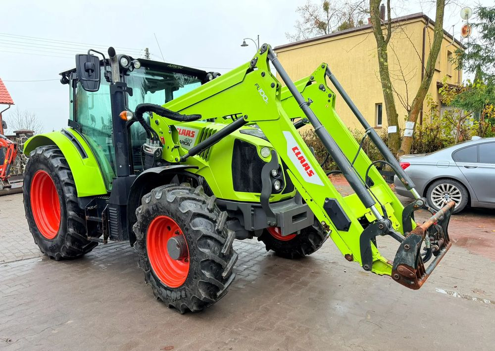 Farm tractor Claas Arion 420