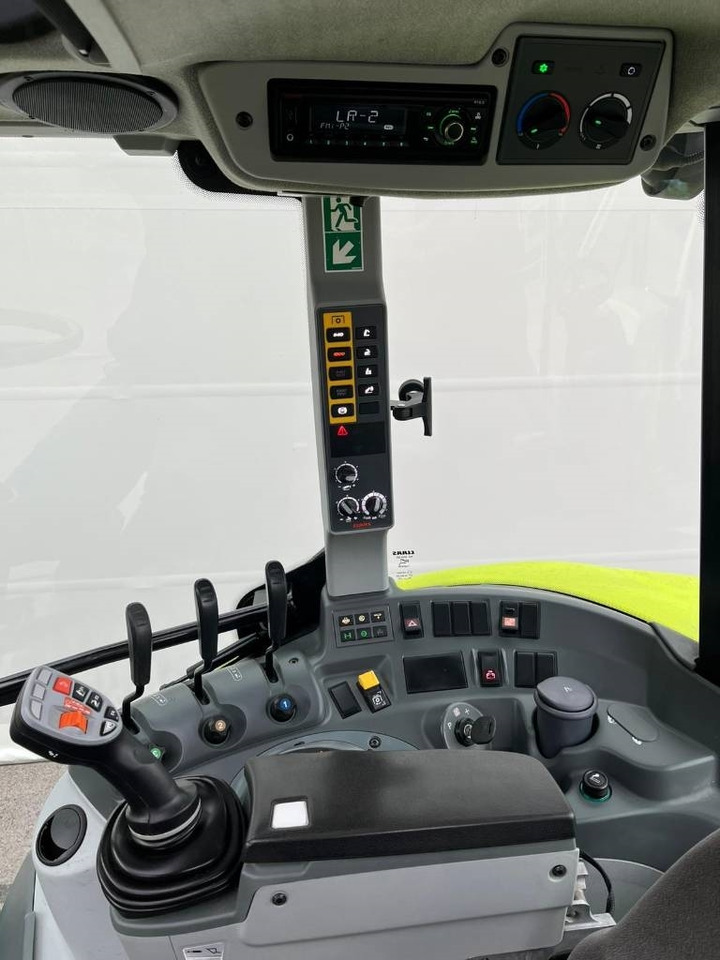 Farm tractor Claas Arion 420 CIS