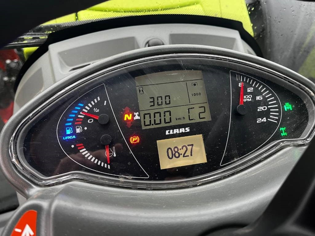 Farm tractor Claas Arion 430