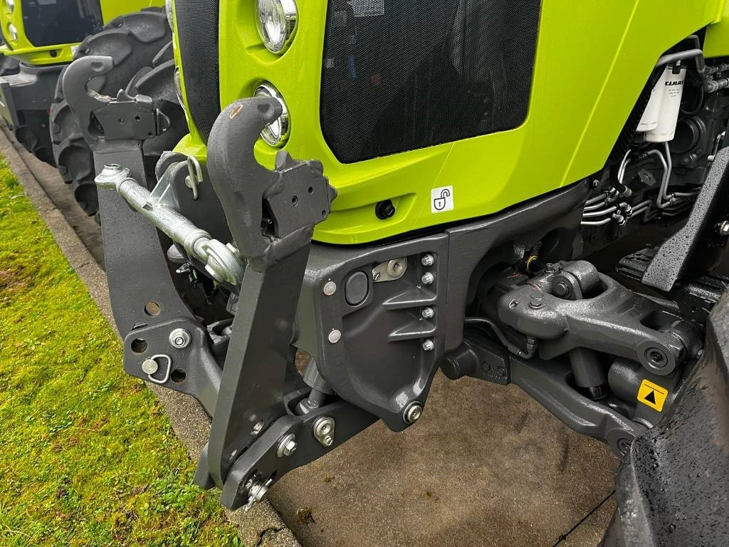 Farm tractor Claas Arion 430