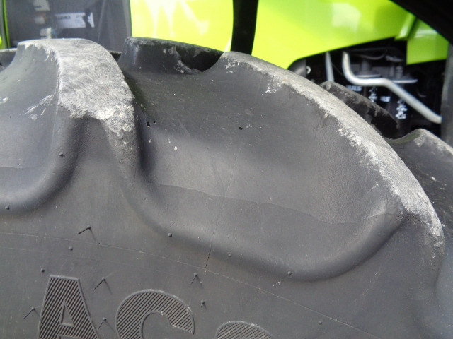 Farm tractor Claas Arion 430