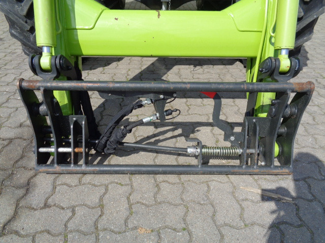 Farm tractor Claas Arion 430