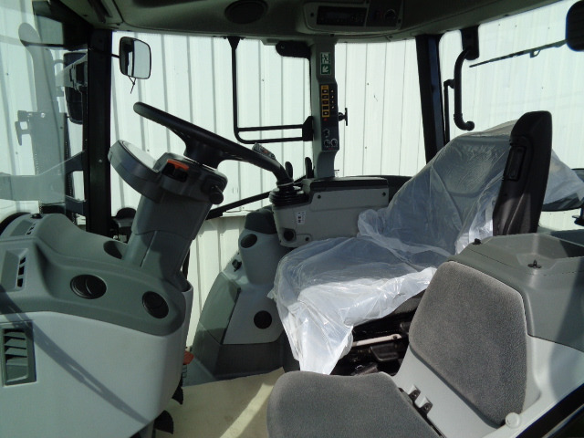 Farm tractor Claas Arion 430