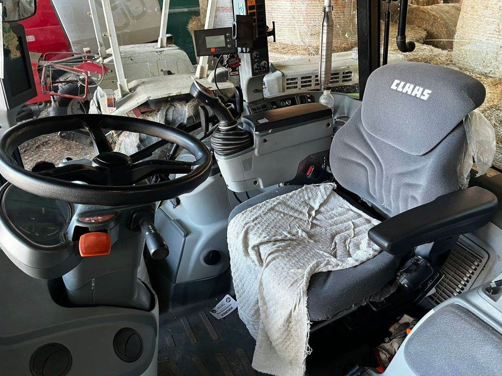 Farm tractor Claas Arion 430 CIS