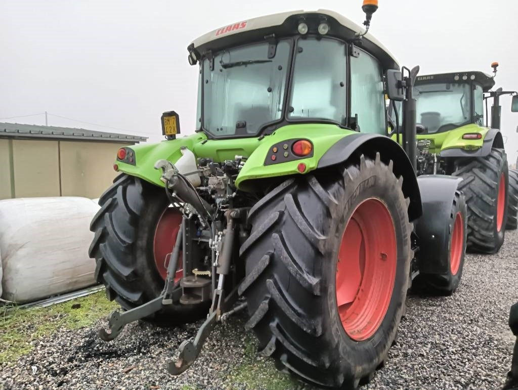 Farm tractor Claas Arion 440