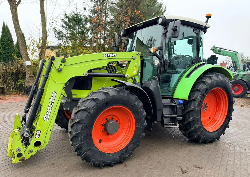 Farm tractor Claas Arion 440