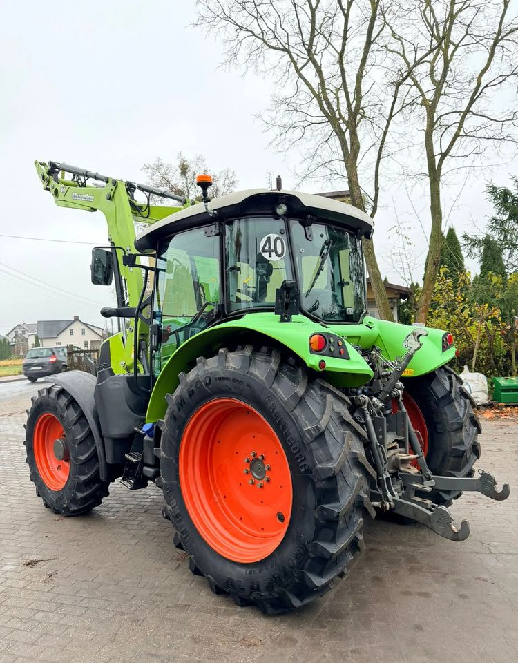 Farm tractor Claas Arion 440