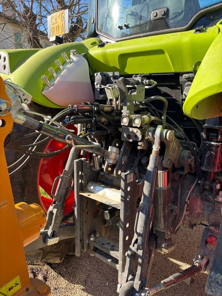 Farm tractor Claas Arion 450