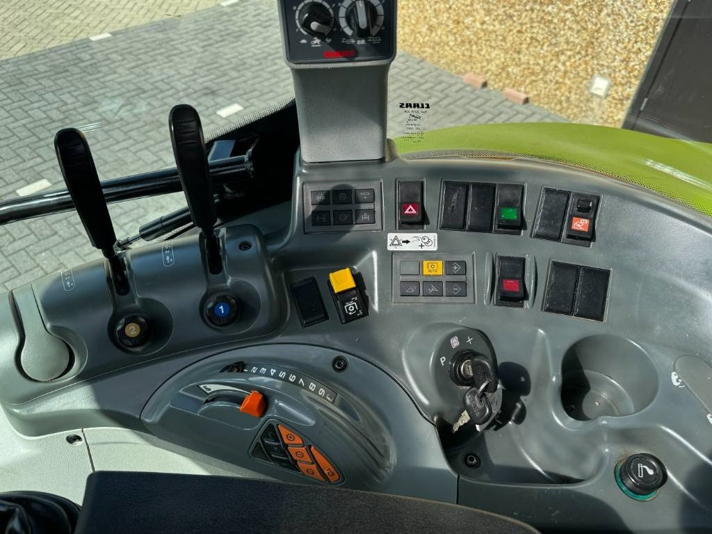 Farm tractor Claas Arion 450 CIS