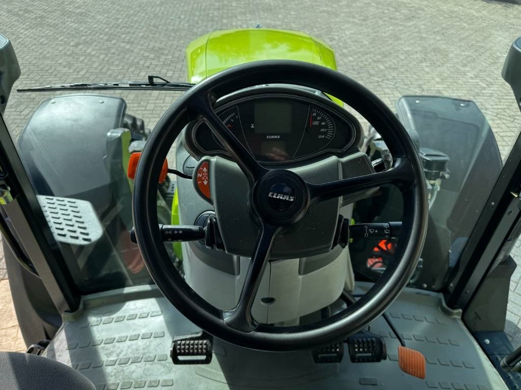 Farm tractor Claas Arion 450 CIS