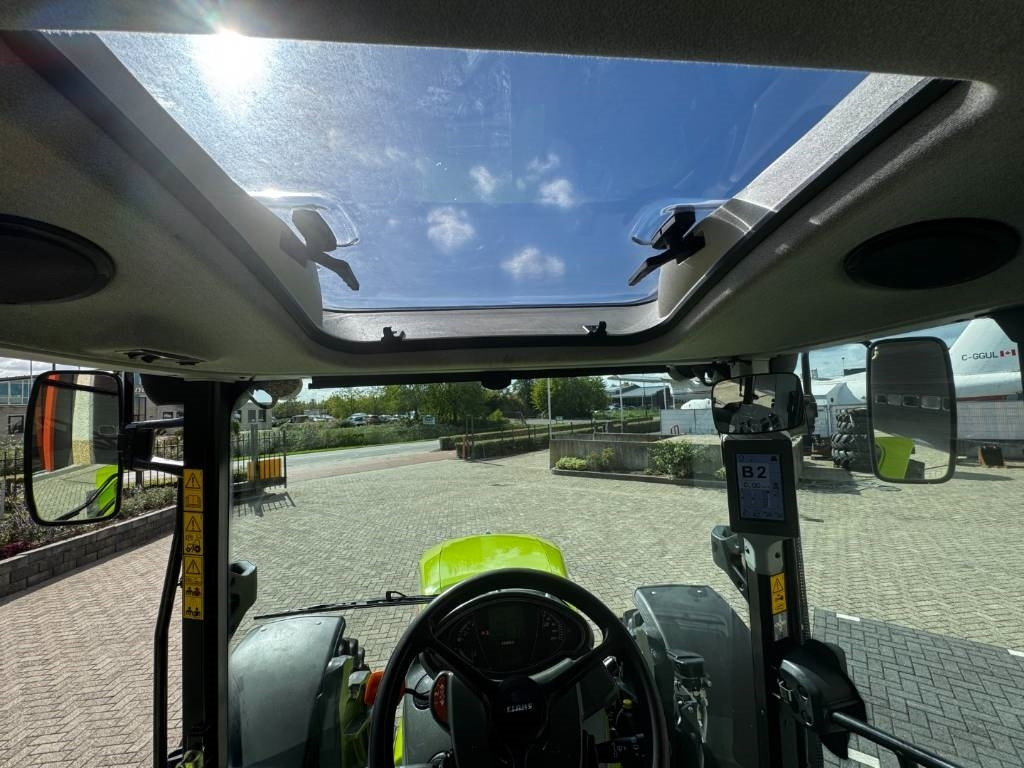Farm tractor Claas Arion 450 CIS