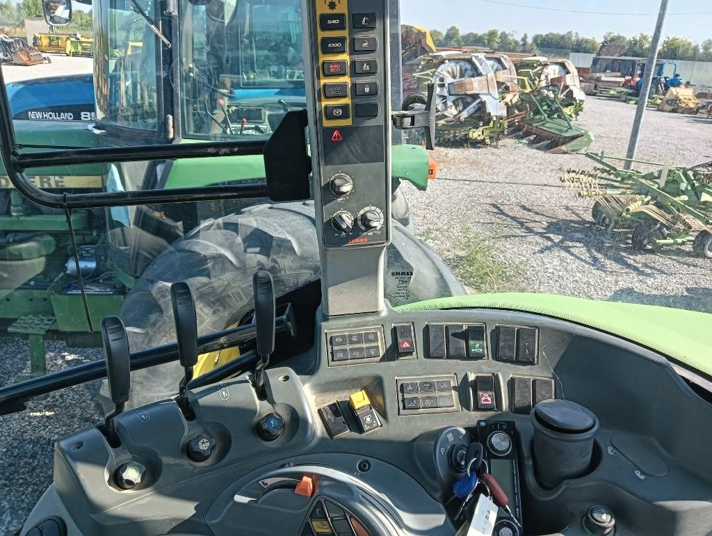 Farm tractor Claas Arion 460