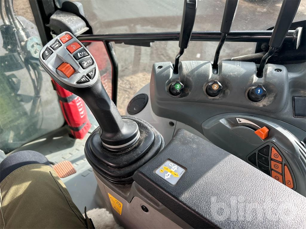 Farm tractor Claas Arion 460