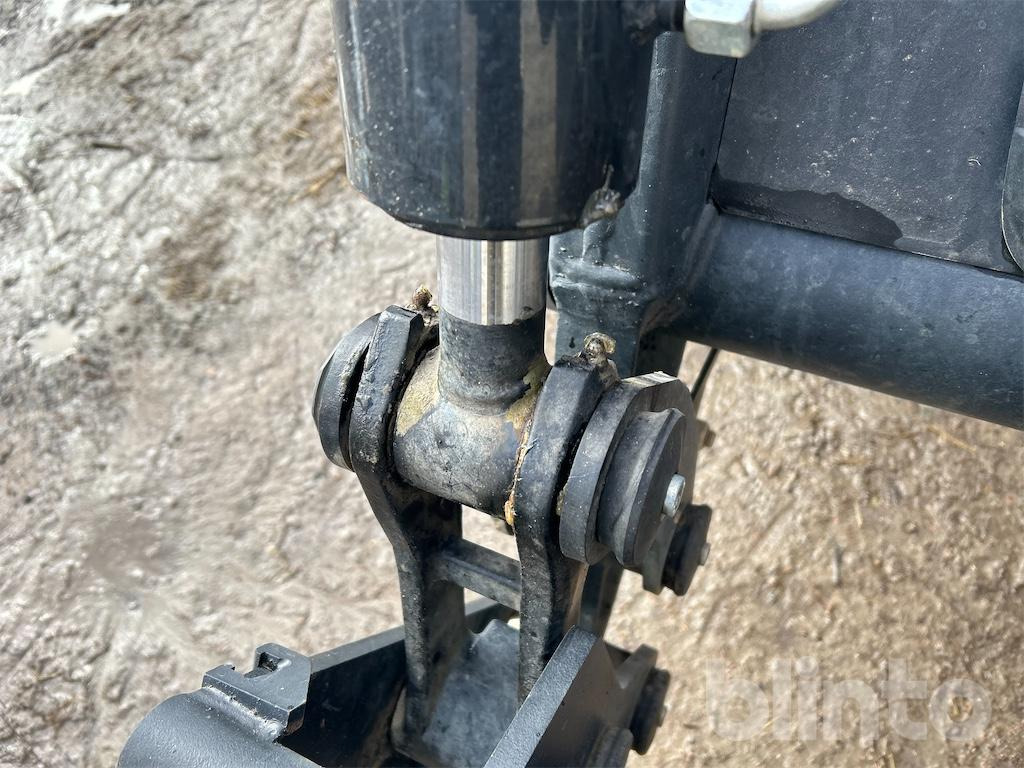 Farm tractor Claas Arion 460