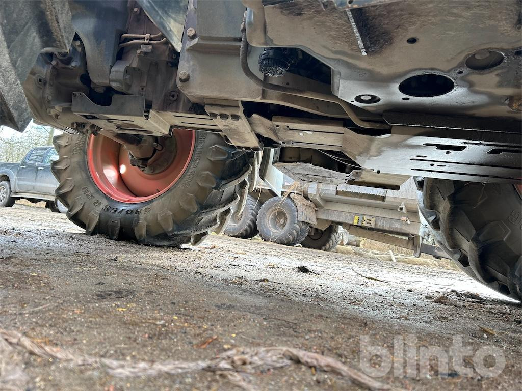 Farm tractor Claas Arion 460