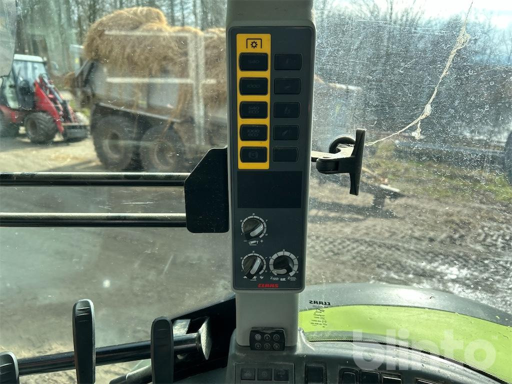 Farm tractor Claas Arion 460