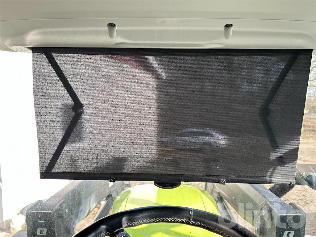 Farm tractor Claas Arion 460