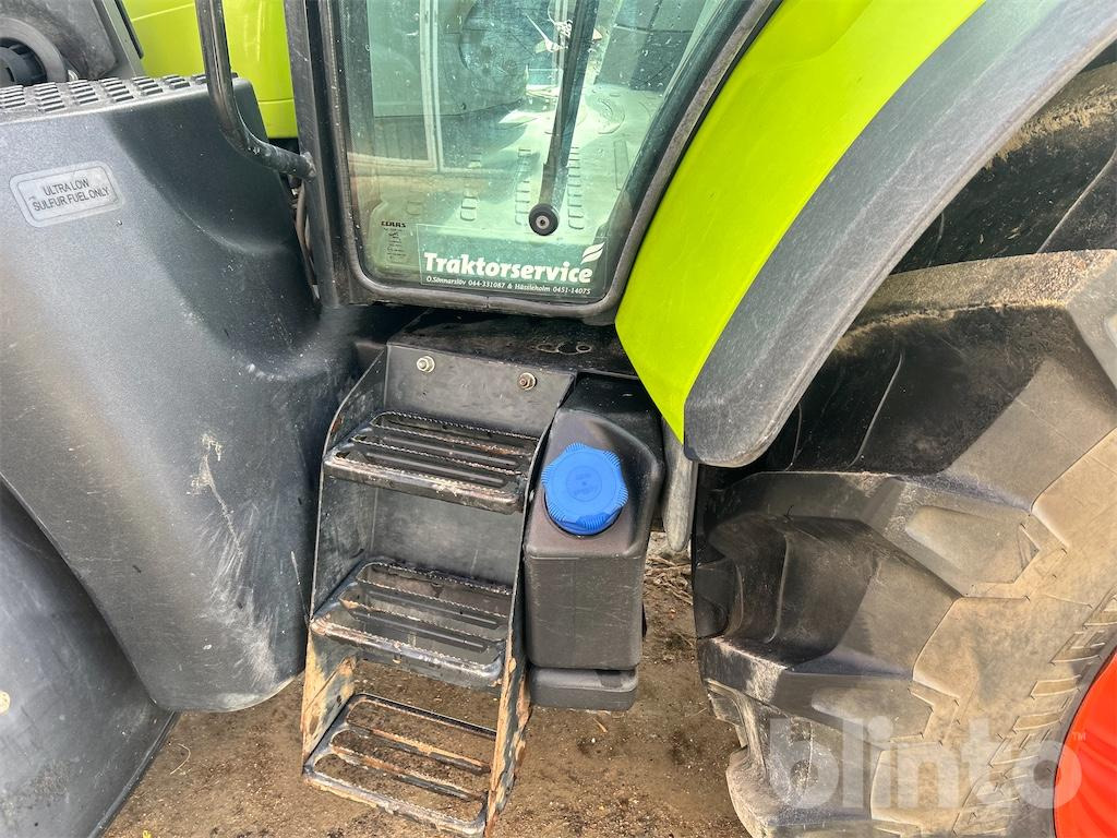 Farm tractor Claas Arion 460