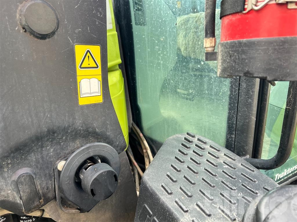 Farm tractor Claas Arion 460