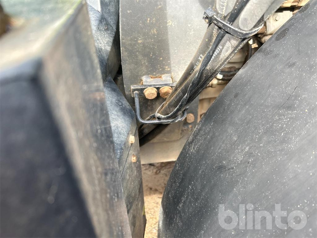 Farm tractor Claas Arion 460