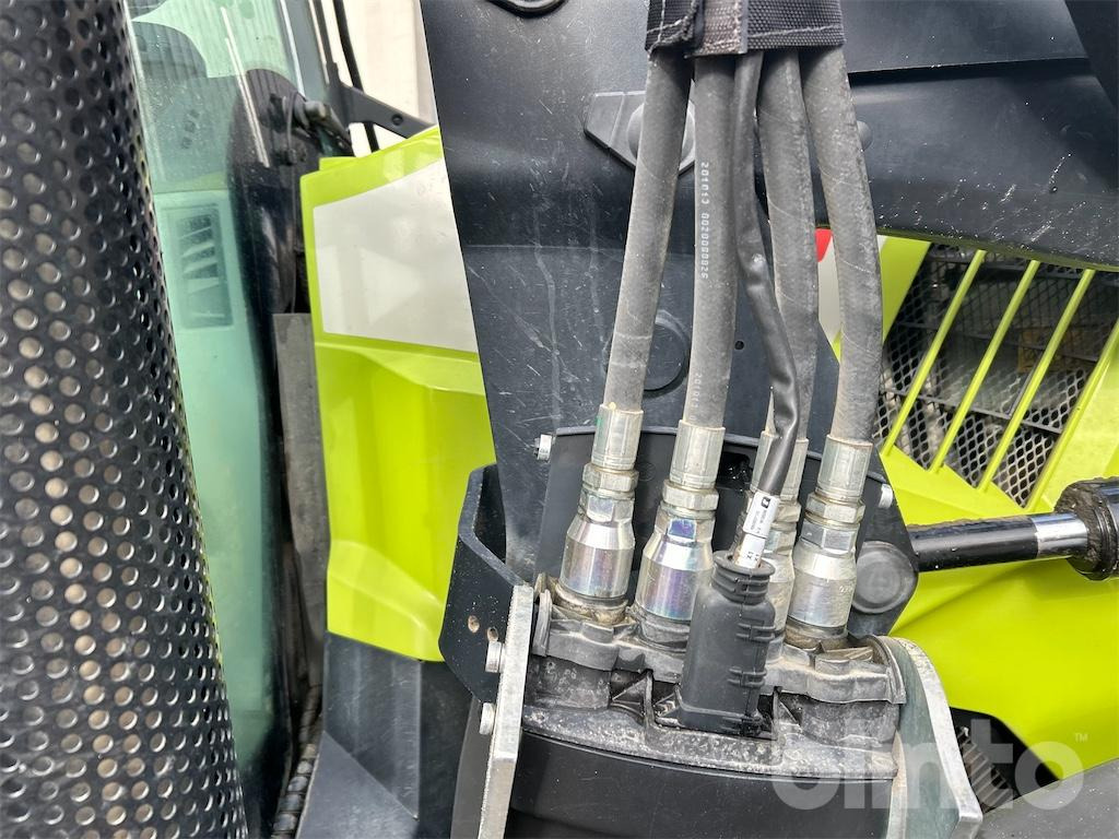 Farm tractor Claas Arion 460