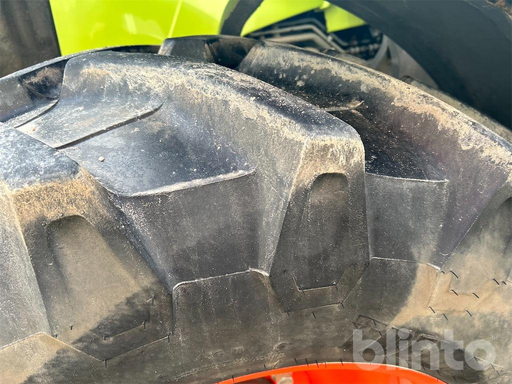 Farm tractor Claas Arion 460