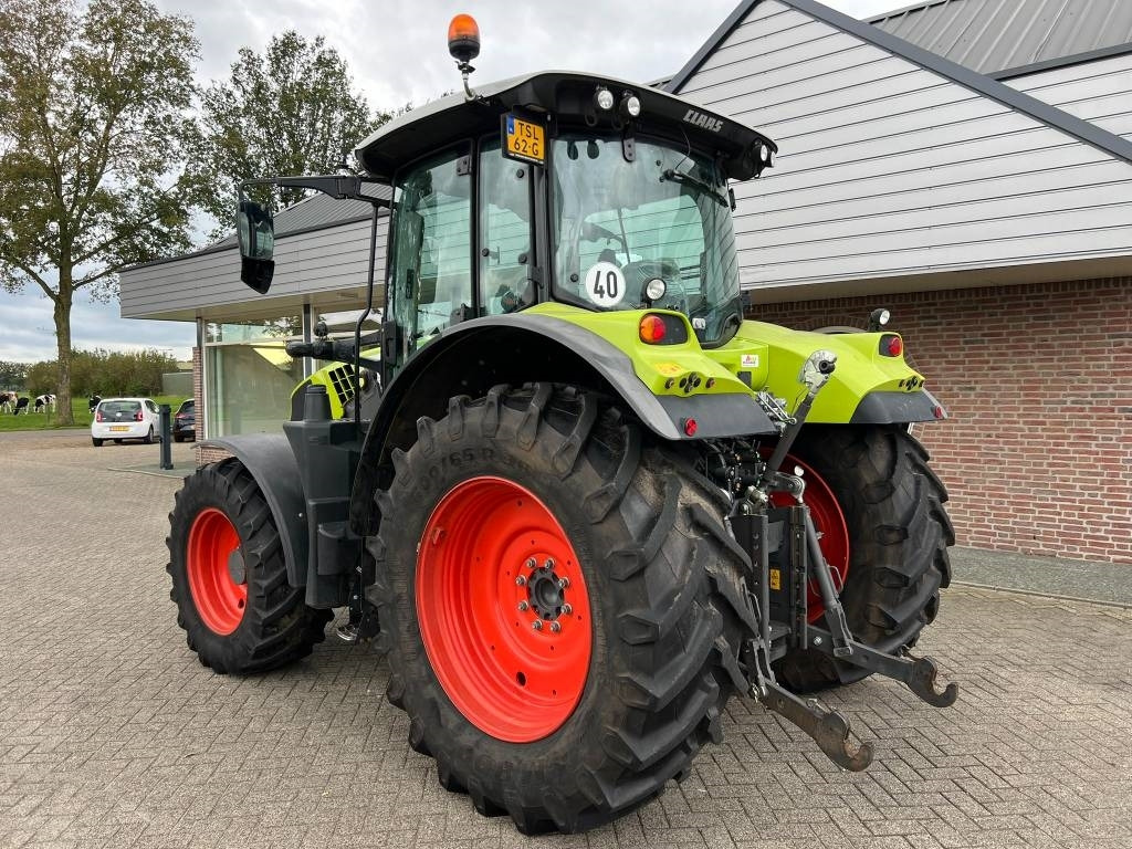 Farm tractor Claas Arion 510 CIS