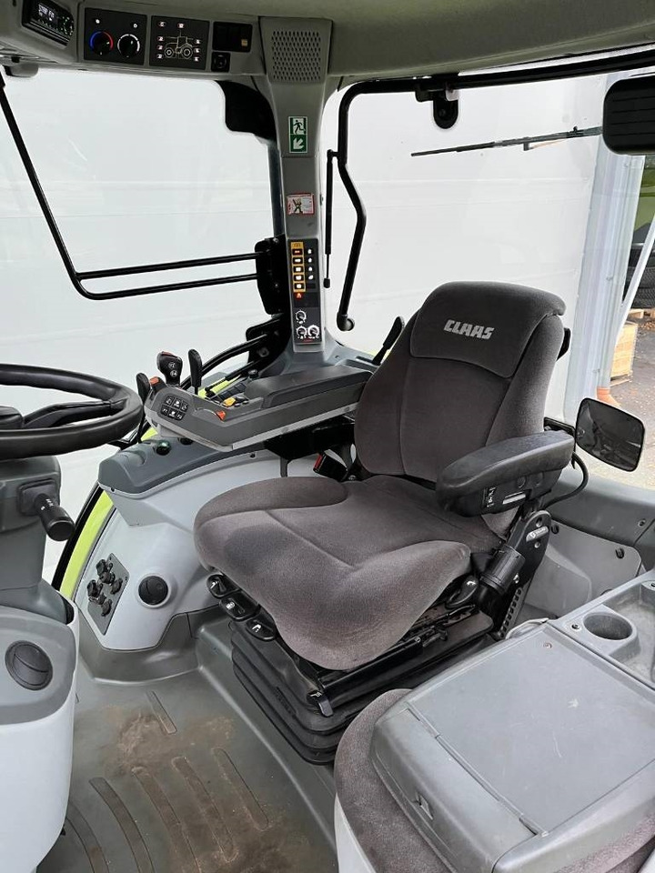 Farm tractor Claas Arion 530 CIS