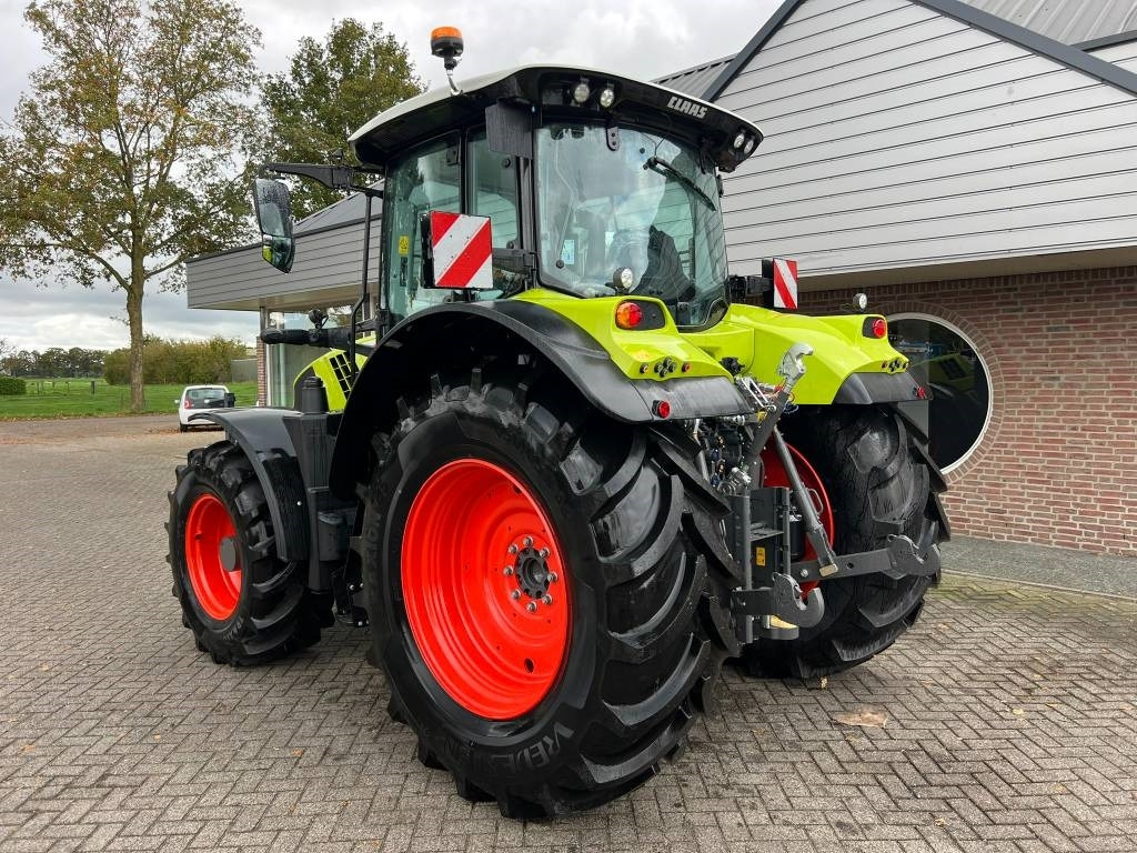 Farm tractor Claas Arion 530 CIS+