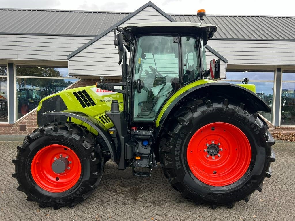 Farm tractor Claas Arion 530 CIS+