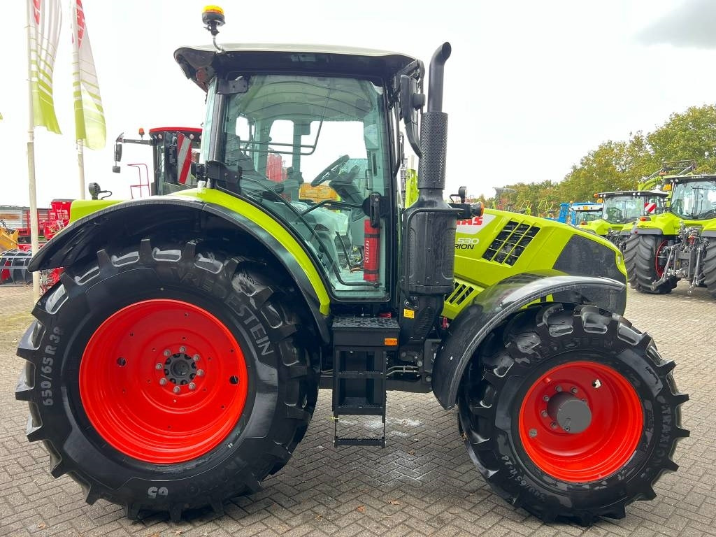Farm tractor Claas Arion 530 CIS+