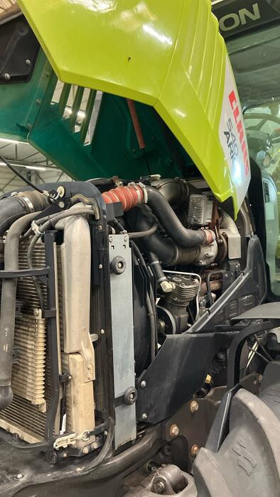 Farm tractor Claas Arion 540
