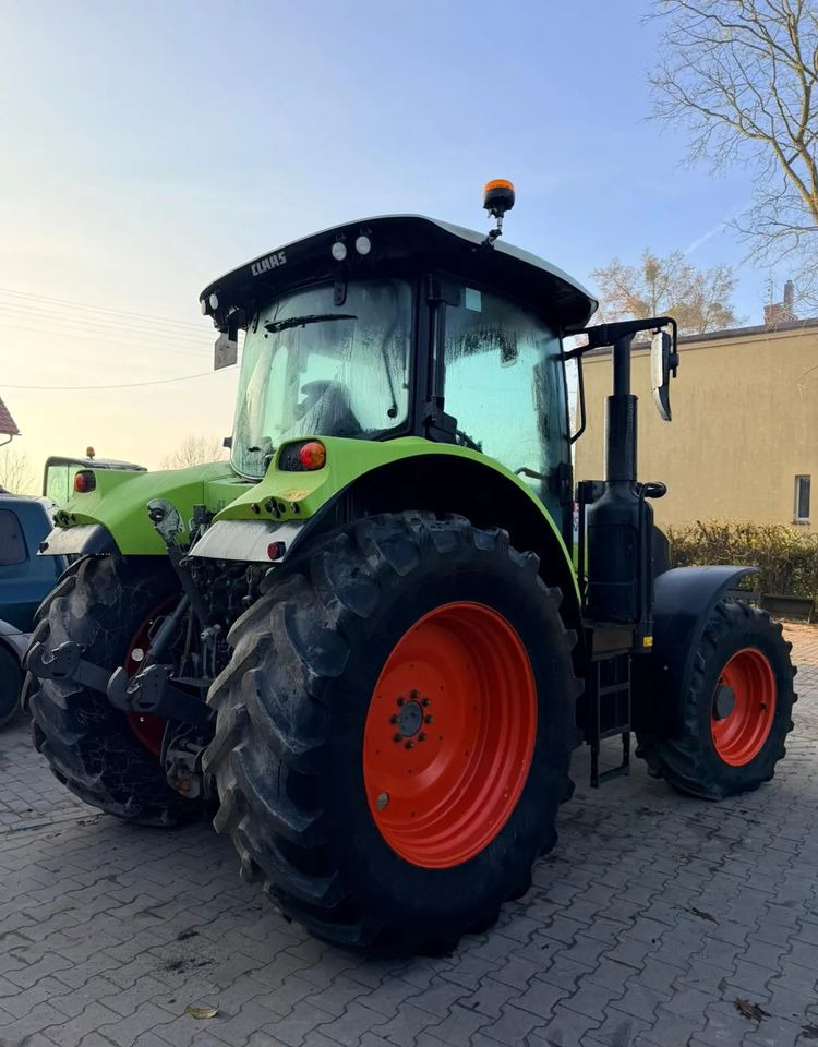 Farm tractor Claas Arion 610 CIS
